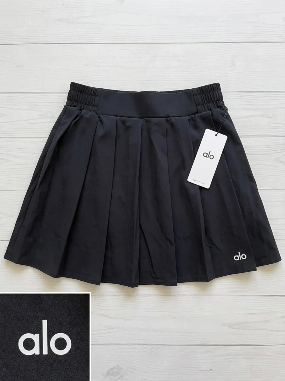 ALO Yoga Black Pleated Skater Skirt medium large rally nwt